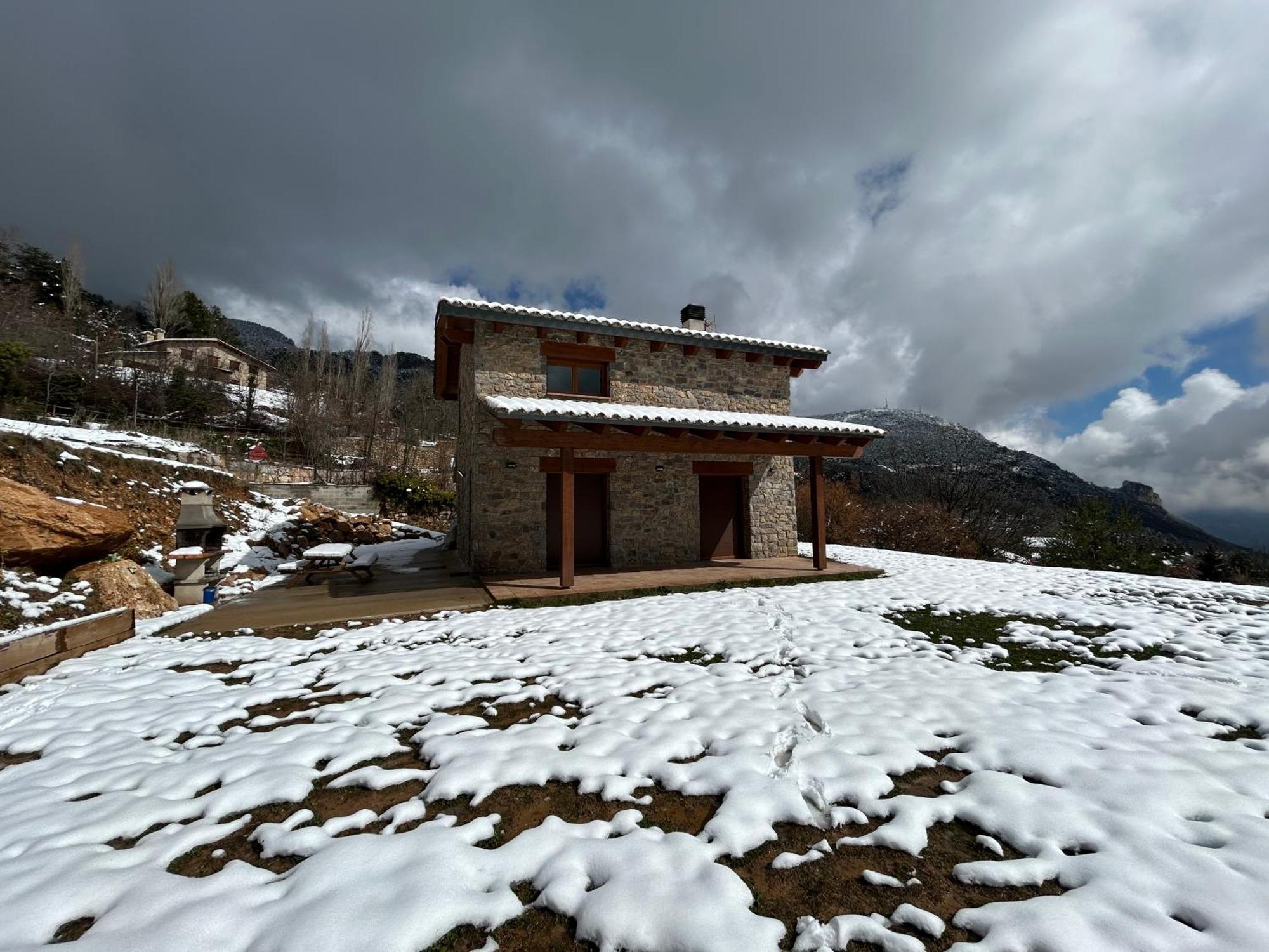 Casa De Les Escoles, Espinalbet - Alberga Castellar del Riu Eksteriør bilde