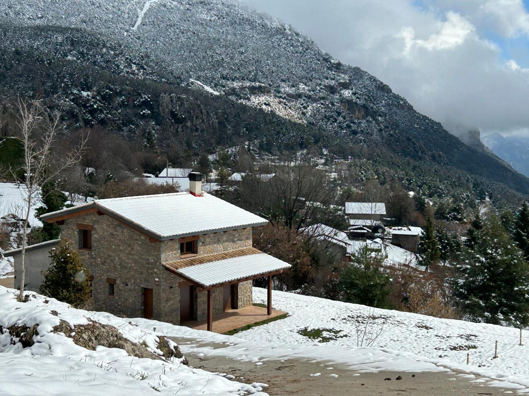 Casa De Les Escoles, Espinalbet - Alberga Castellar del Riu Eksteriør bilde