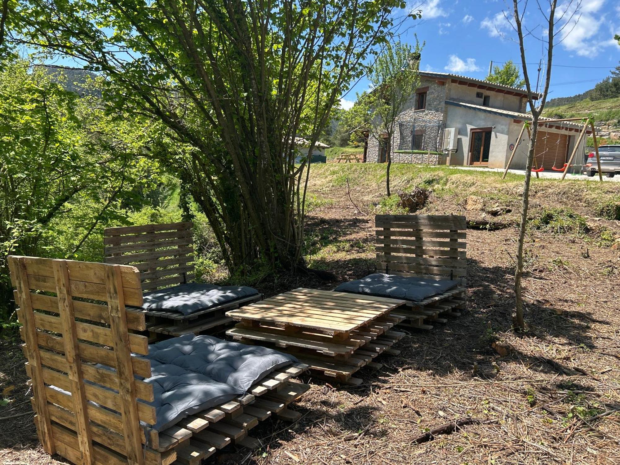 Casa De Les Escoles, Espinalbet - Alberga Castellar del Riu Eksteriør bilde